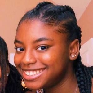 Meet your Posher, Latoya